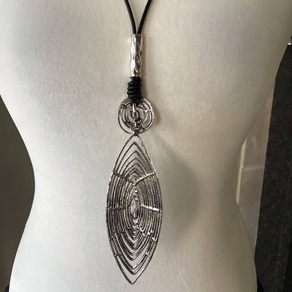 2 LEFT! NEW Tribal Shield Statement Necklace Wire Wrap Pendant Black Cord Boho - Picture 5 of 10